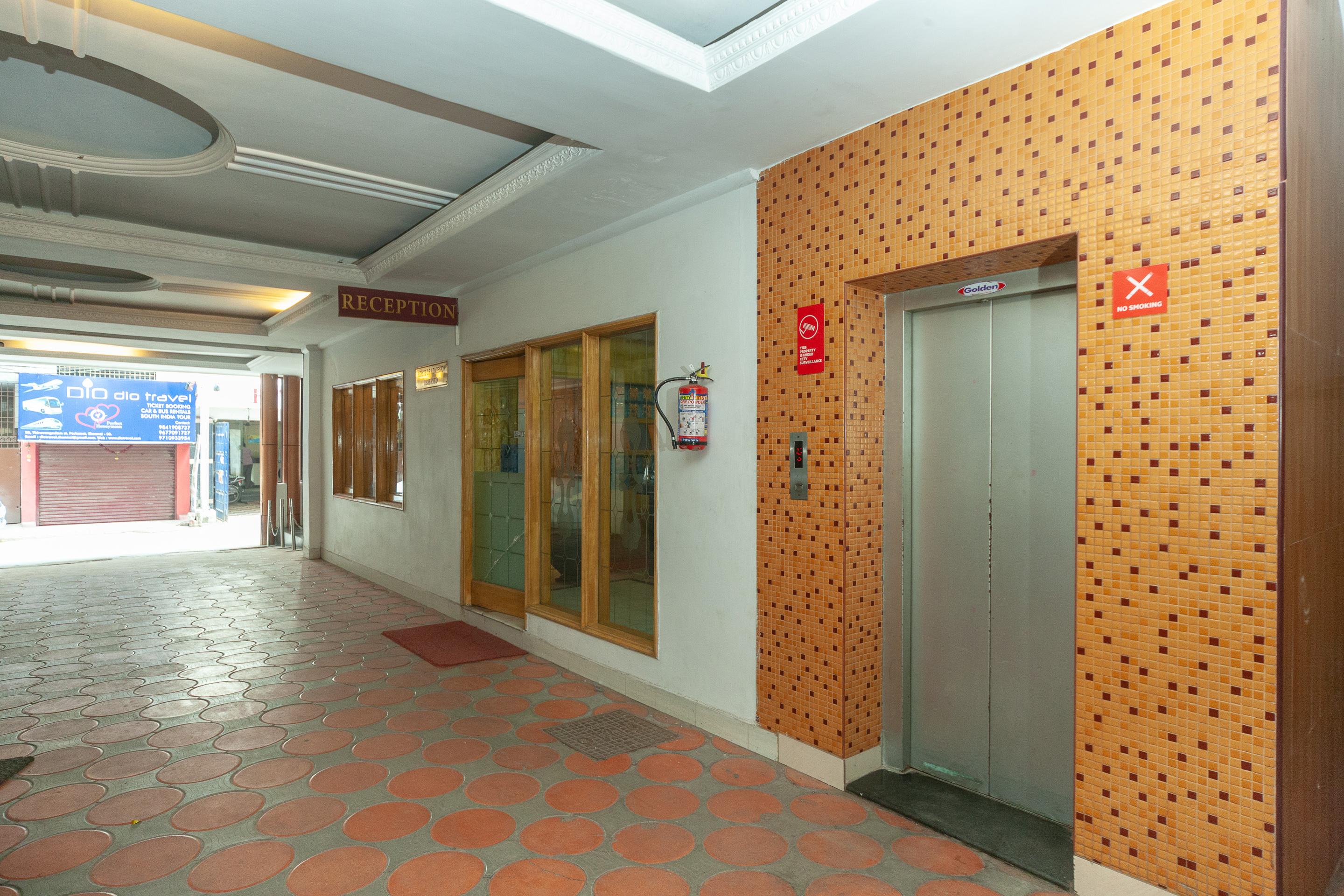 Hotel Fabexpress Marigold I Nueva Delhi Exterior foto